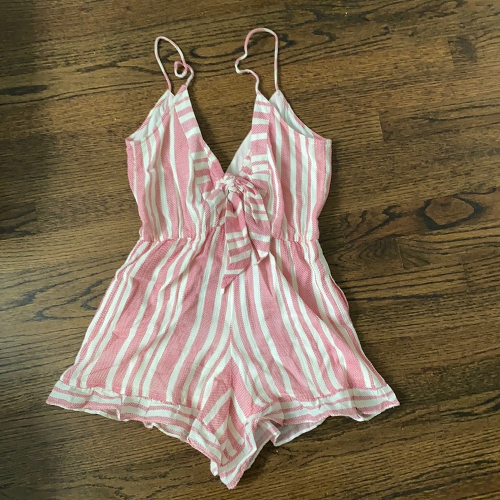 Revolve/tularosa summer romper with pockets